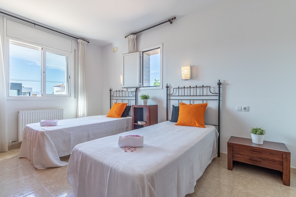 Foto van Villa in Empuriabrava met privézwembad - Vakantiehuis in Empuriabrava - BedRoom