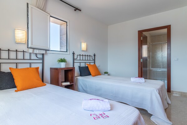 Foto van Villa in Empuriabrava met privézwembad - Vakantiehuis in Empuriabrava - BedRoom