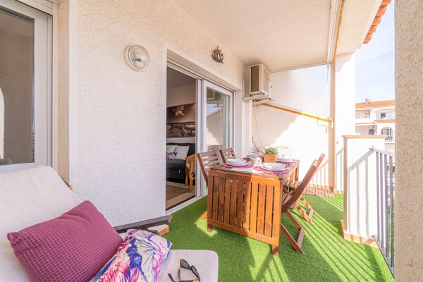 Foto van Appartement in Empuriabrava met Zwembad & Uitzicht - terrace