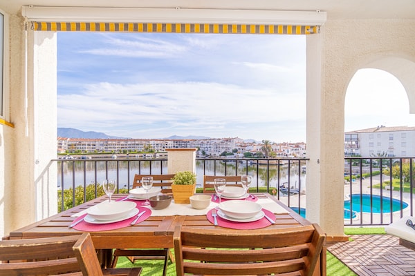 Foto van Appartement in Empuriabrava met Zwembad & Uitzicht - terrace