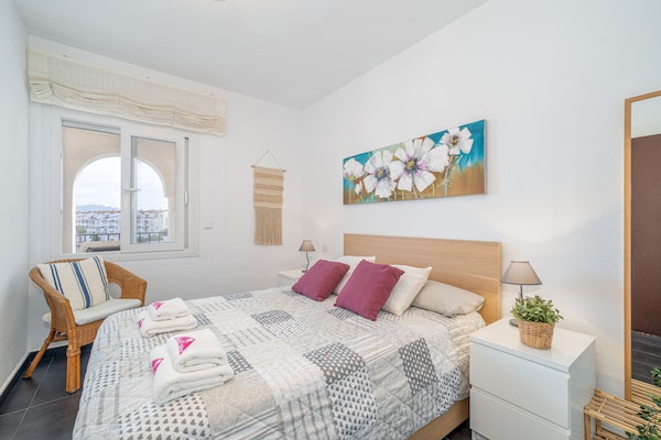 Foto van Appartement in Empuriabrava met Zwembad & Uitzicht - BedRoom