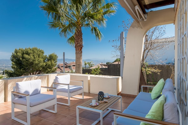 Foto van 3-slaapkamerappartement met privétuin - Vakantiehuis in Pinos de Alhaurín - TerraceBalcony