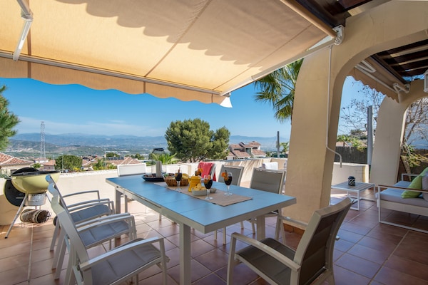 Foto van 3-slaapkamerappartement met privétuin - Vakantiehuis in Pinos de Alhaurín - TerraceBalcony