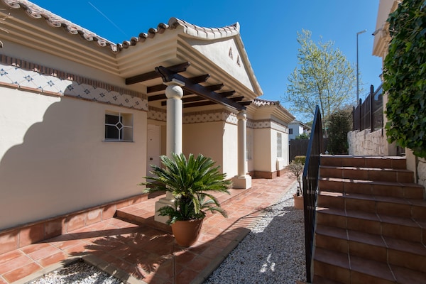 Foto van 3-slaapkamerappartement met privétuin - Vakantiehuis in Pinos de Alhaurín - ExteriorSummer