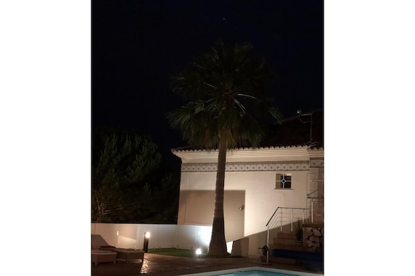 Foto van 3-slaapkamerappartement met privétuin - Vakantiehuis in Pinos de Alhaurín - ExteriorSummer