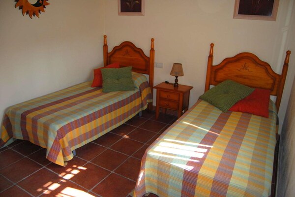 Foto van Villa in Andalusië met prachtig uitzicht - Vakantiehuis in Villanueva de la Concepción - BedRoom
