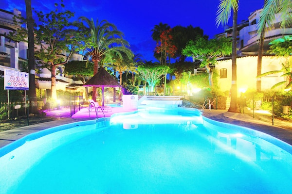 Foto van Appartement aan het strand met jacuzzi en zwembad - Vakantiehuis in Marbella - PoolOfHouse