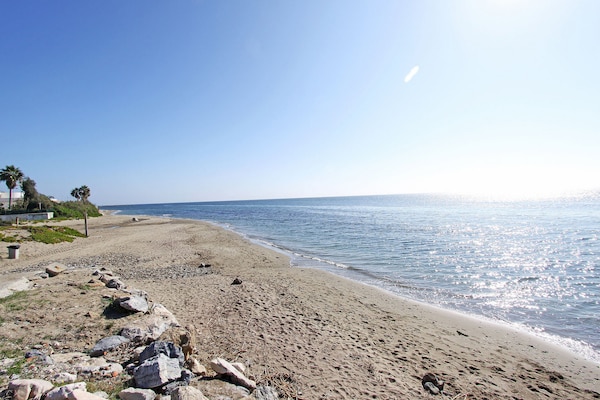 Foto van Villa aan het strand voor 7 personen met zwembad - Vakantiehuis in Marbella - AreaSummer5KM