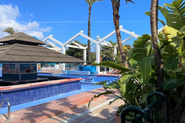 Foto van Appartement aan het strand met terras - Vakantiehuis in Benalmádena - Facilities