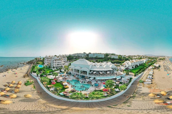 Foto van Modern appartement in Mijas Costa - Vakantiehuis in Mijas - ExteriorSummer