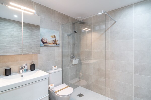 Foto van Elegante villa voor drie gasten in Nerja - Vakantiehuis in Nerja - BathRoom