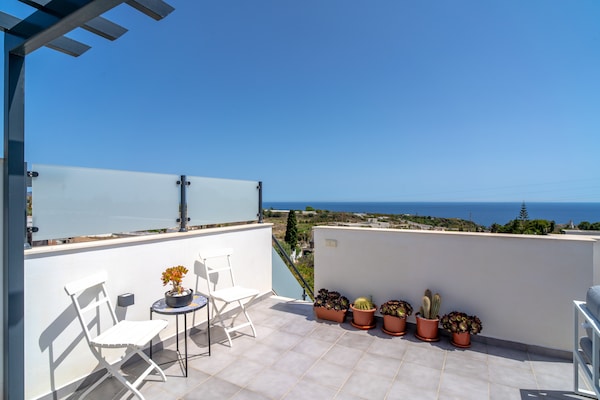 Foto van Elegante villa voor drie gasten in Nerja - Vakantiehuis in Nerja - TerraceBalcony