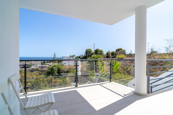 Foto van Elegante villa voor drie gasten in Nerja - Vakantiehuis in Nerja - TerraceBalcony
