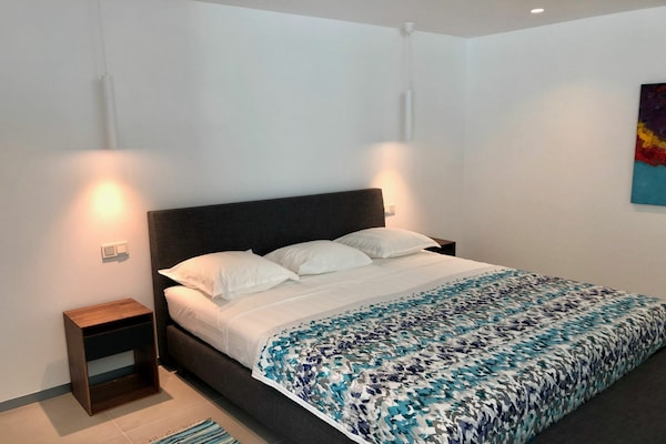 Foto van Villa Christal – Uitzicht op zwembad en zee - Vakantiehuis in Adeje - BedRoom