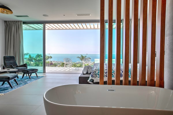Foto van Villa Christal – Uitzicht op zwembad en zee - Vakantiehuis in Adeje - BathRoom