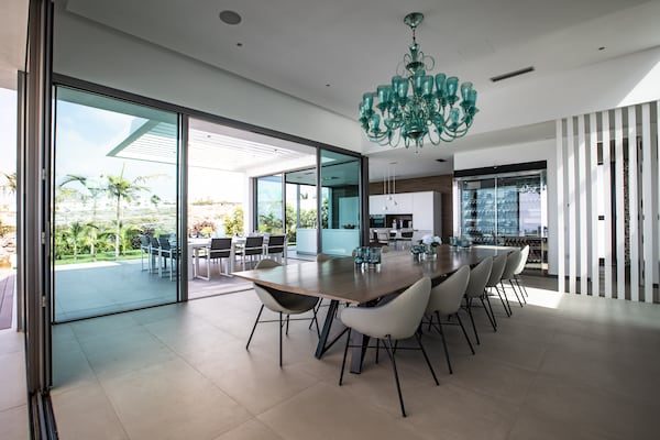Foto van Villa Christal – Uitzicht op zwembad en zee - Vakantiehuis in Adeje - DiningRoom