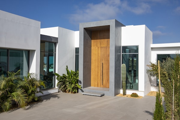 Foto van Villa Christal – Uitzicht op zwembad en zee - Vakantiehuis in Adeje - HallReception