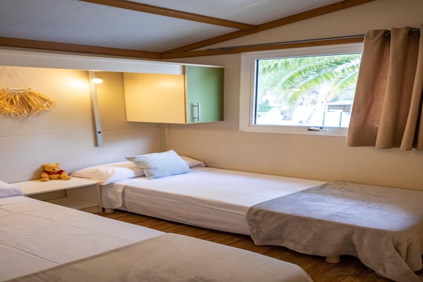 Foto van Bungalow aan Spaanse kust met zandstranden - Vakantiehuis in La Torre del Sol, Tarragona - BedRoom