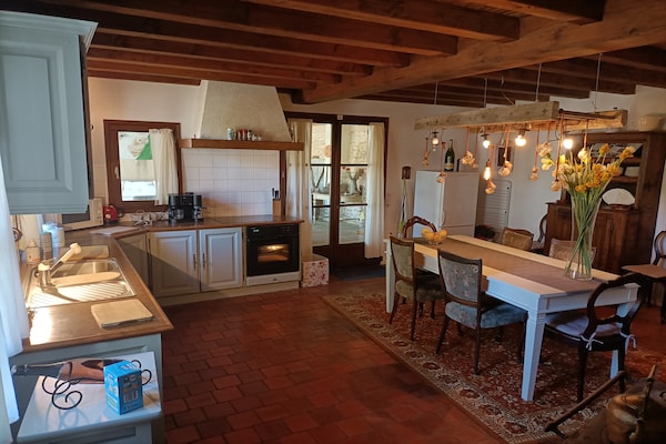 Foto van Landelijk familieparadijs voor 8 met zwembad - Vakantiehuis in Frontenay sur Dive - Kitchen