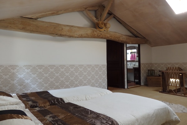 Foto van Landelijk familieparadijs voor 8 met zwembad - Vakantiehuis in Frontenay sur Dive - BedRoom