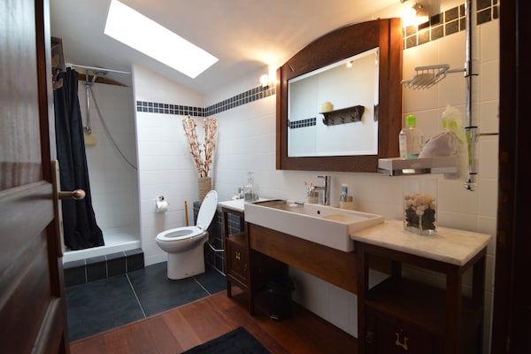 Foto van Landelijk familieparadijs voor 8 met zwembad - Vakantiehuis in Frontenay sur Dive - BathRoom