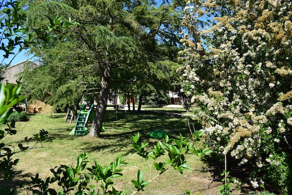 Foto van Landelijk familieparadijs voor 8 met zwembad - Vakantiehuis in Frontenay sur Dive - GardenSummer