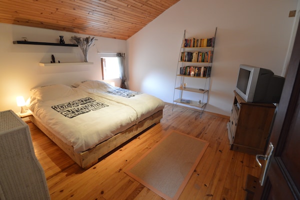 Foto van Landelijk familieparadijs voor 8 met zwembad - Vakantiehuis in Frontenay sur Dive - BedRoom