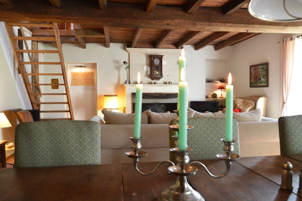 Foto van Landelijk familieparadijs voor 8 met zwembad - Vakantiehuis in Frontenay sur Dive - LivingRoom