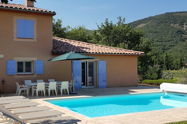 Foto van Idyllische villa met zwembad - Vakantiehuis in Les Mazes - ExteriorSummer