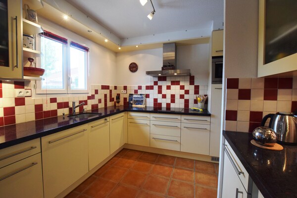 Foto van Idyllische villa met zwembad - Vakantiehuis in Les Mazes - Kitchen