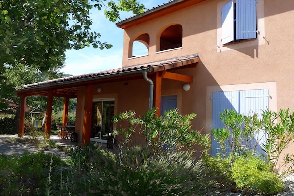 Foto van Idyllische villa met zwembad - Vakantiehuis in Les Mazes - TerraceBalcony