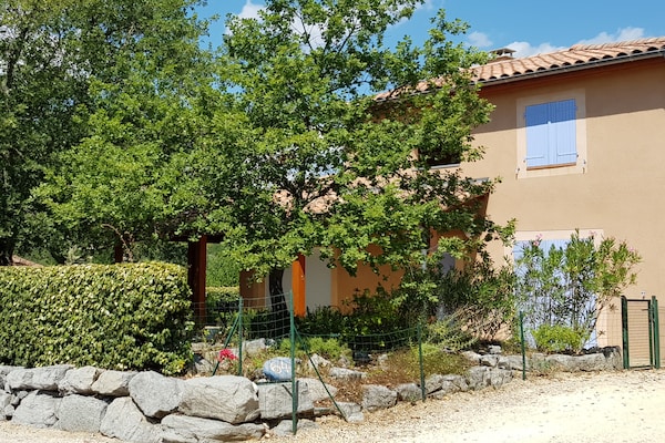 Foto van Idyllische villa met zwembad - Vakantiehuis in Les Mazes - GardenSummer