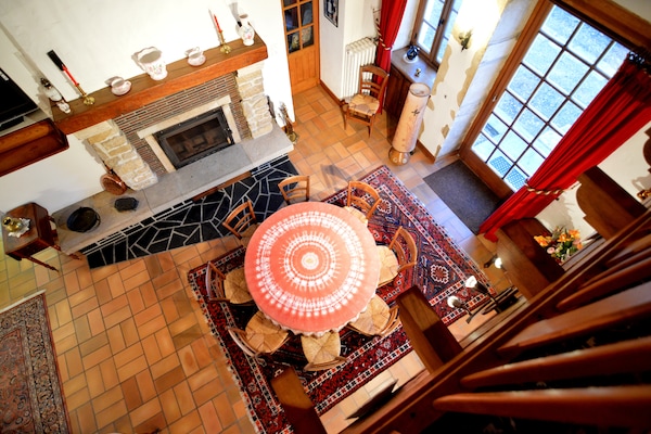 Foto van Vakantiehuis Vault-de-Lugny bij bos - Vakantiehuis in Vault de Lugny - DiningRoom