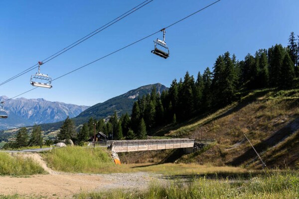 Foto van Residentie Les Hauts De Preclaux - Vakantiehuis in LES ORRES - ExteriorSummer
