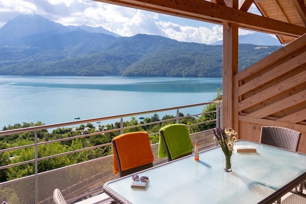 Foto van Verblijf aan het meer van Chorges met open haard - Vakantiehuis in Chorges - TerraceBalcony