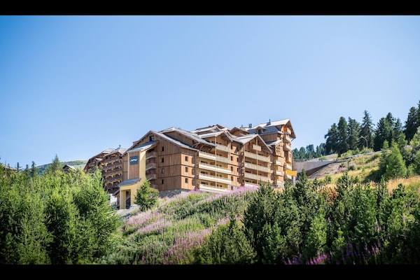 Foto van Appartement in Frankrijk met Ski-In/Ski-Out - Vakantiehuis in RISOUL - ExteriorSummer