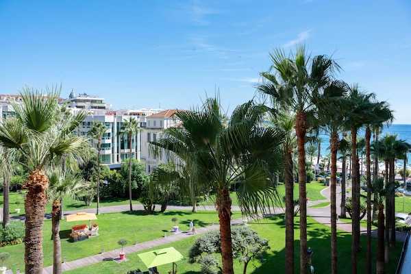 Foto van Luxe appartement met terras 6P / 3BR - Grand Hotel - Croisette Cannes - 
