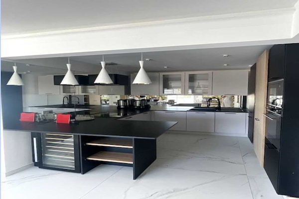 Foto van Modern appartement - 3BR- 6P - Palm Beach - Vakantiehuis in Cannes - Untagged