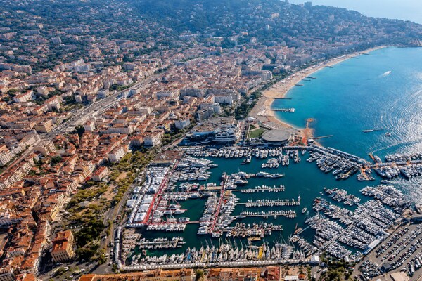 Foto van 2 slaapkamers van RIVAEVENT - Vakantiehuis in CANNES - AreaSummer5KM