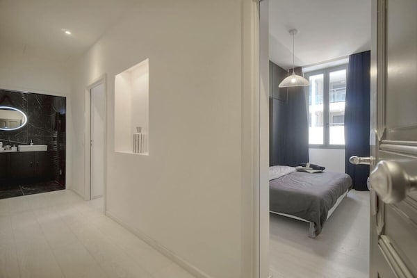 Foto van 2 slaapkamers van RIVAEVENT - Vakantiehuis in CANNES - Landing