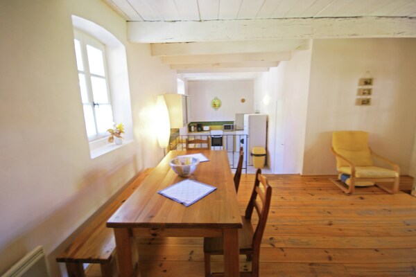 Foto van Vakantiehuis bij Château Ventadour - Vakantiehuis in Pont-De-Labeaume - DiningRoom