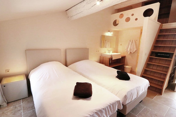 Foto van Serene familie-ontsnapping - Vakantiehuis in Villesèque-des-Corbières - BedRoom