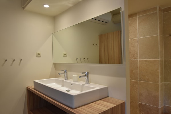 Foto van Serene familie-ontsnapping - Vakantiehuis in Villesèque-des-Corbières - BathRoom
