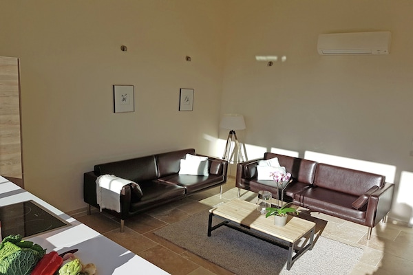 Foto van Serene familie-ontsnapping - Vakantiehuis in Villesèque-des-Corbières - LivingRoom