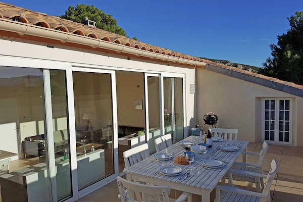 Foto van Serene familie-ontsnapping - Vakantiehuis in Villesèque-des-Corbières - TerraceBalcony