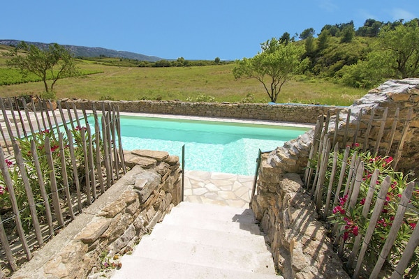 Foto van Serene familie-ontsnapping - Vakantiehuis in Villesèque-des-Corbières - ViewSummer