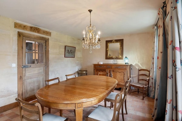 Foto van Elegante retraite in Normandië - Vakantiehuis in Lantheuil - DiningRoom