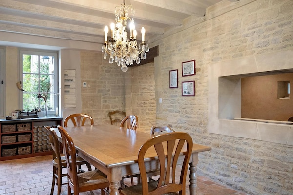 Foto van Elegante retraite in Normandië - Vakantiehuis in Lantheuil - DiningRoom