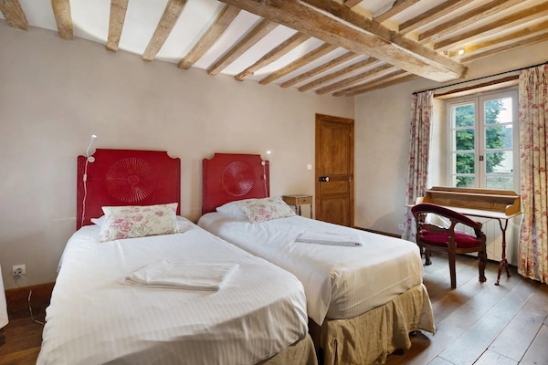 Foto van Elegante retraite in Normandië - Vakantiehuis in Lantheuil - BedRoom