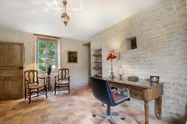 Foto van Elegante retraite in Normandië - Vakantiehuis in Lantheuil - LivingRoom